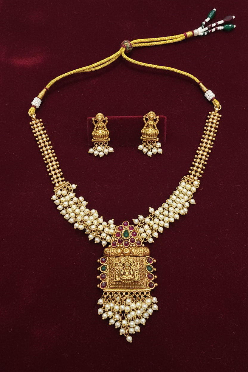 Temple Pendant Pearl Necklace Set