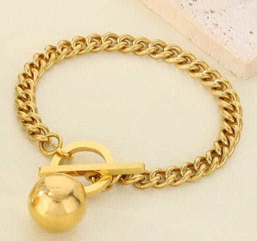 Ion Plating 18K Gold Plated Waterproof Round Pendant Unisex Bracelet
