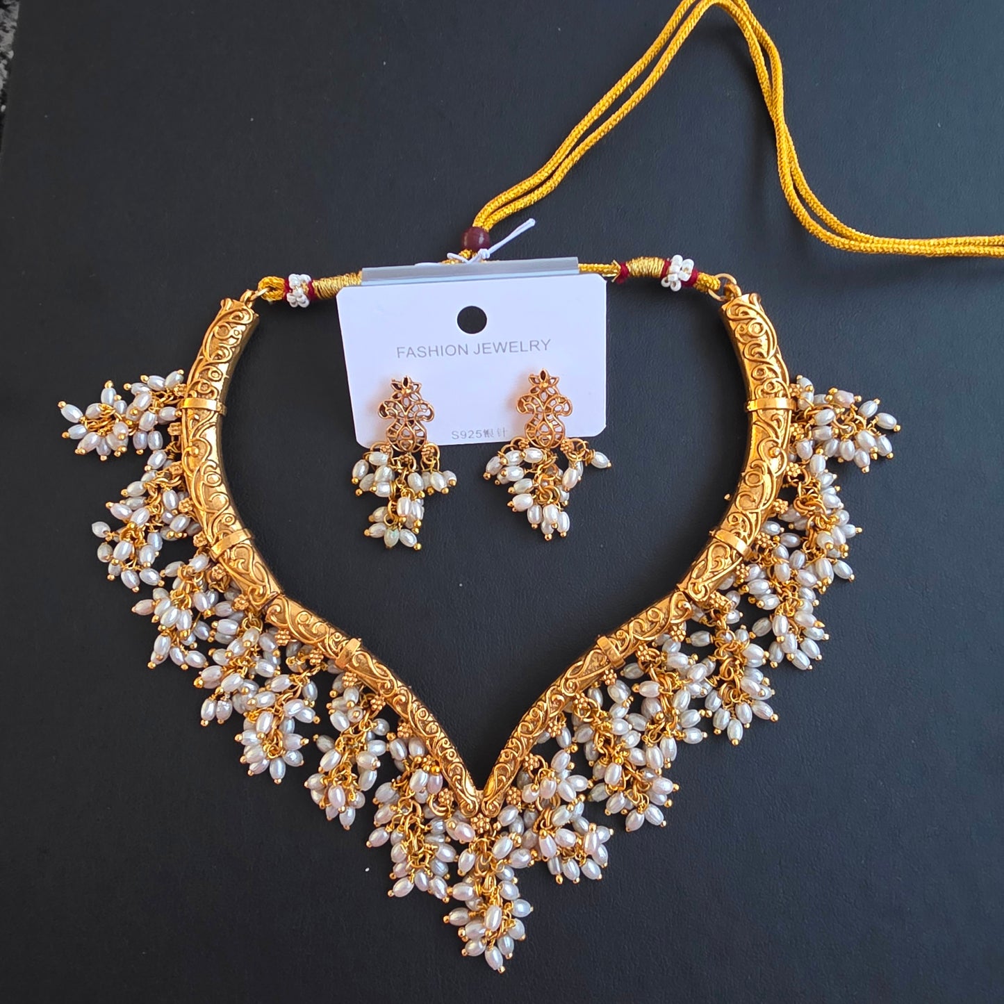 Hasli-style Guttapusalu choker