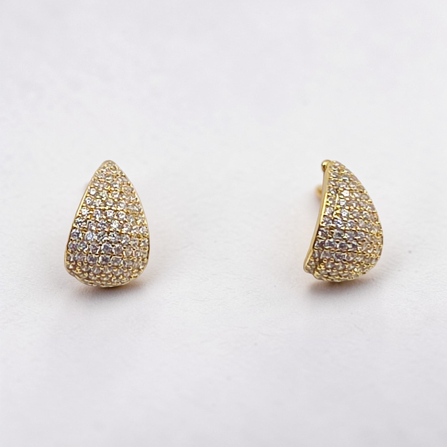 AD Stone ear stud