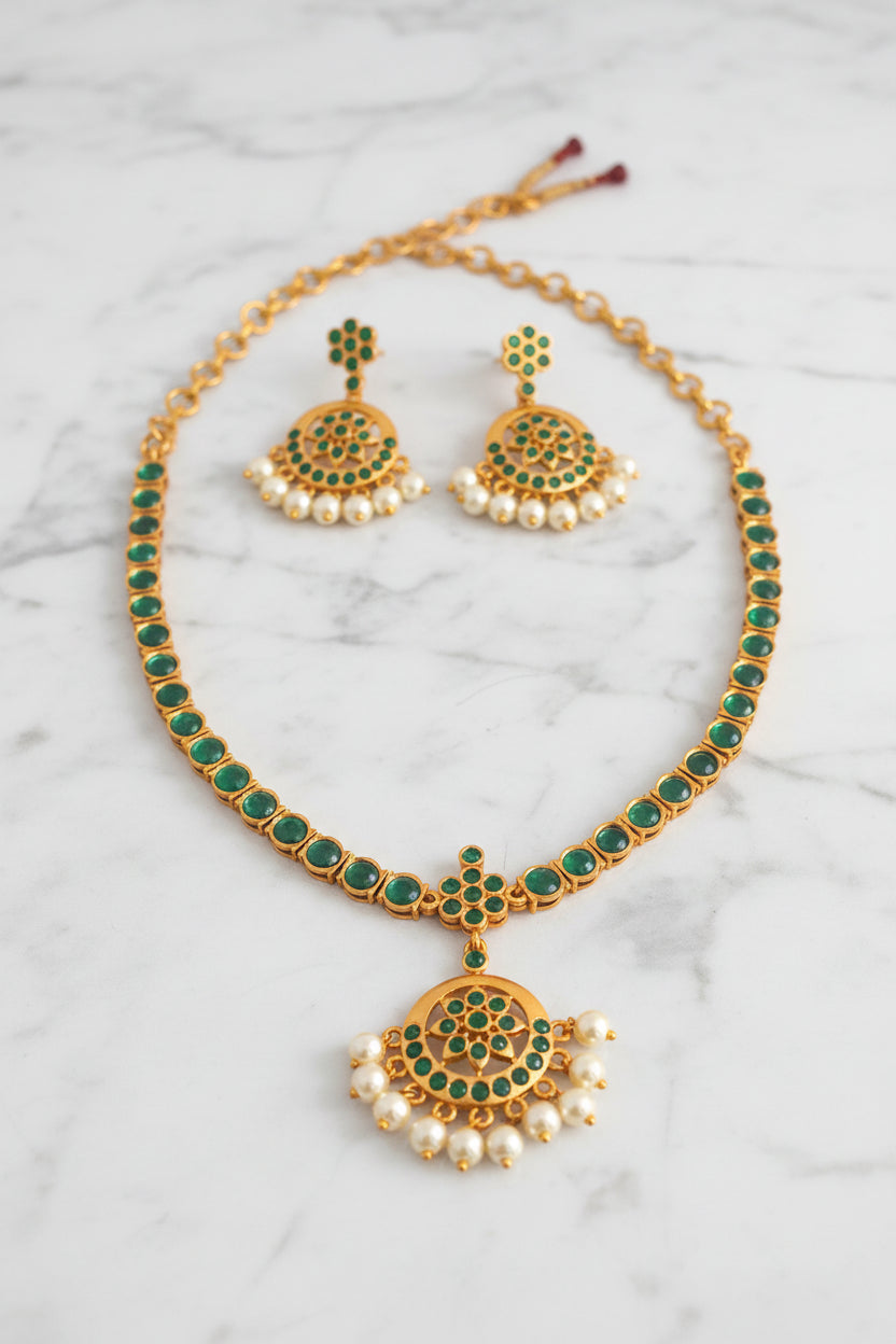 Green kemp stone Necklace