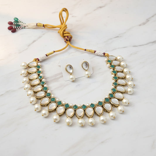 Kundan Pearl Choker