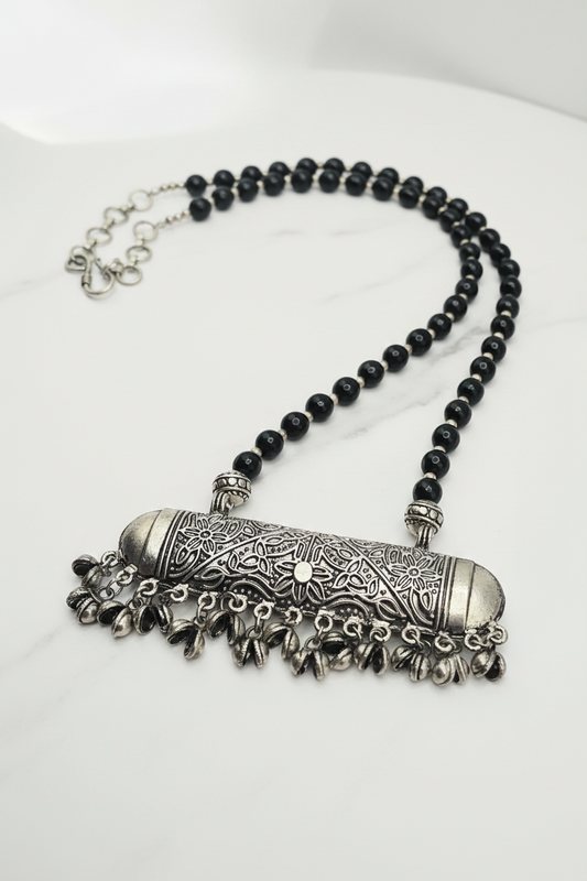 Black Metal Pearl Necklace